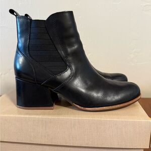 Kork Ease Chelsea boots size 8.5
